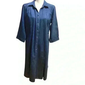 Talbots Denim Dress, pre owned in very good condition.  See Measurements.